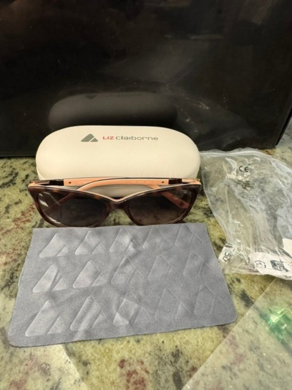 Liz Claiborne L 578/S Women's Havana Peach Sunglasses 56-16-140 - New w/Case